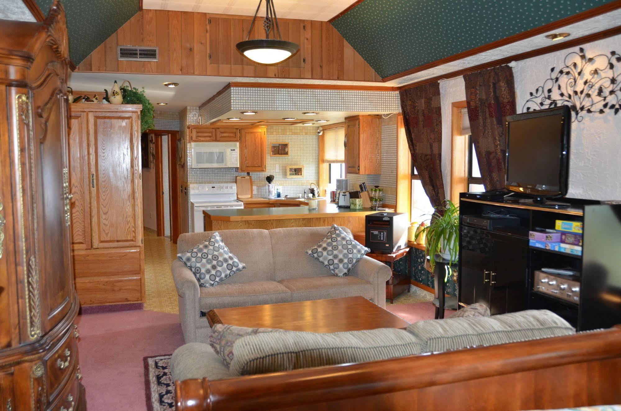 Where Eagles Fly Bed & Breakfast Elk Point Екстериор снимка
