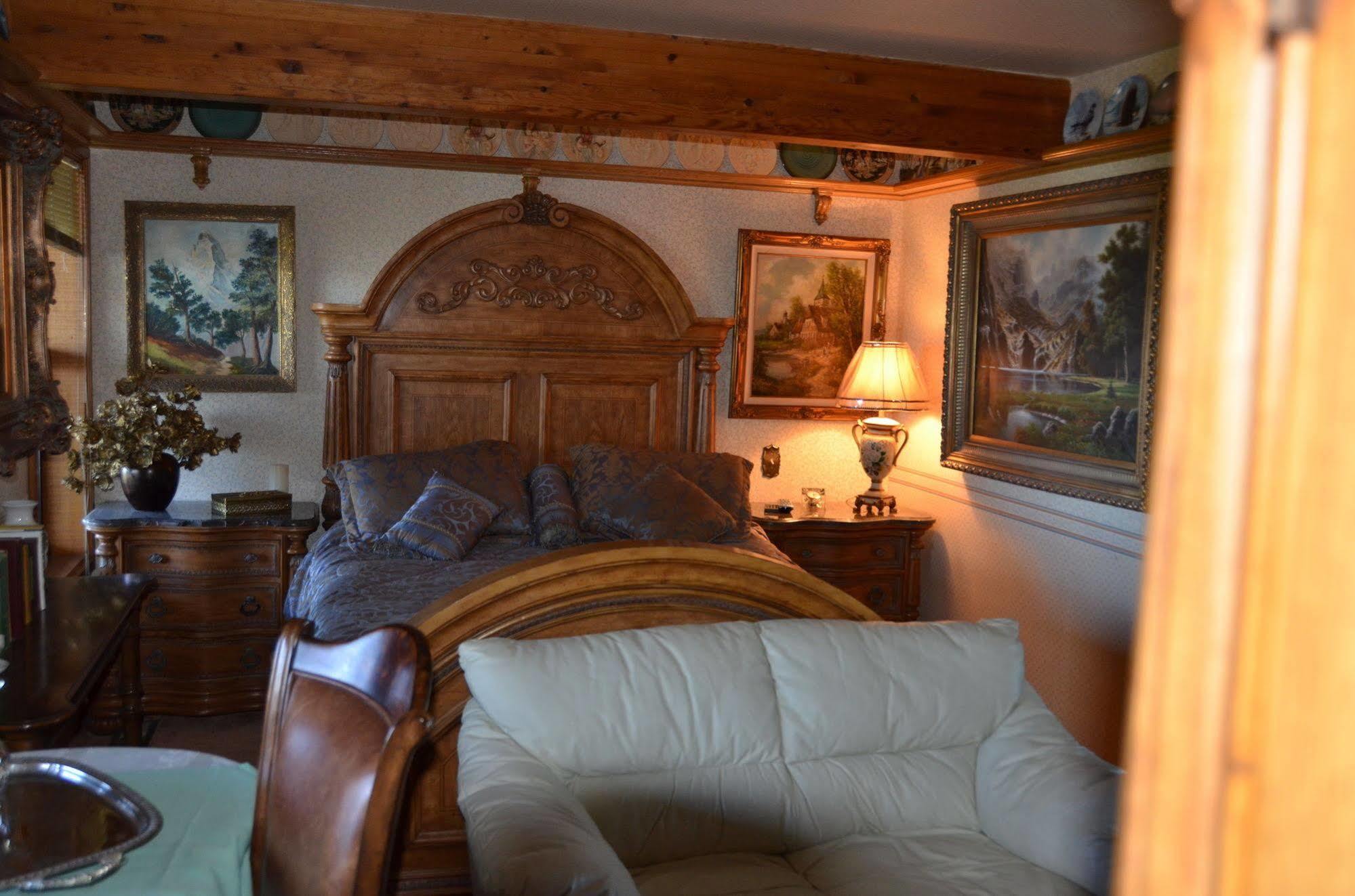 Where Eagles Fly Bed & Breakfast Elk Point Екстериор снимка