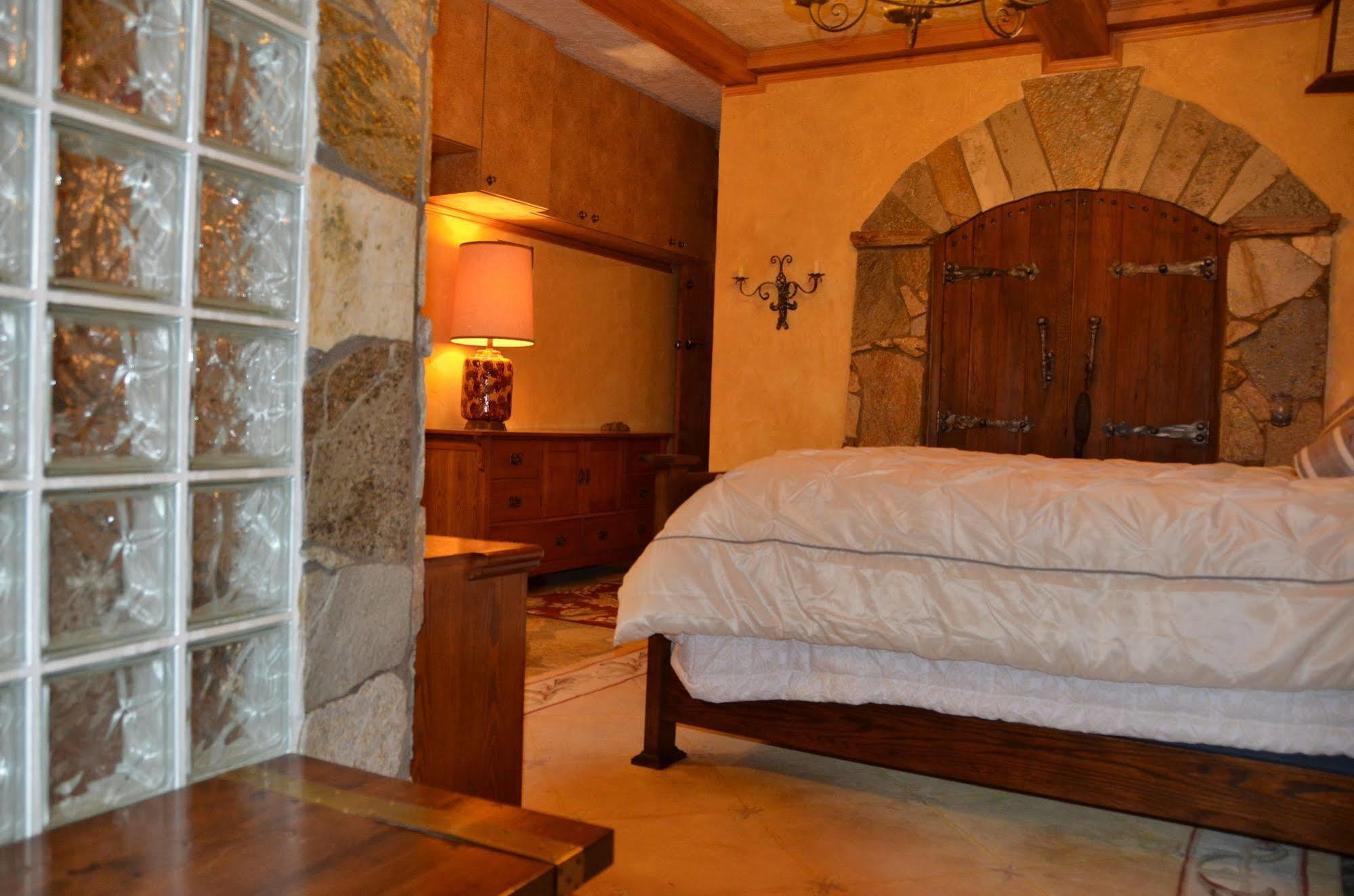 Where Eagles Fly Bed & Breakfast Elk Point Екстериор снимка