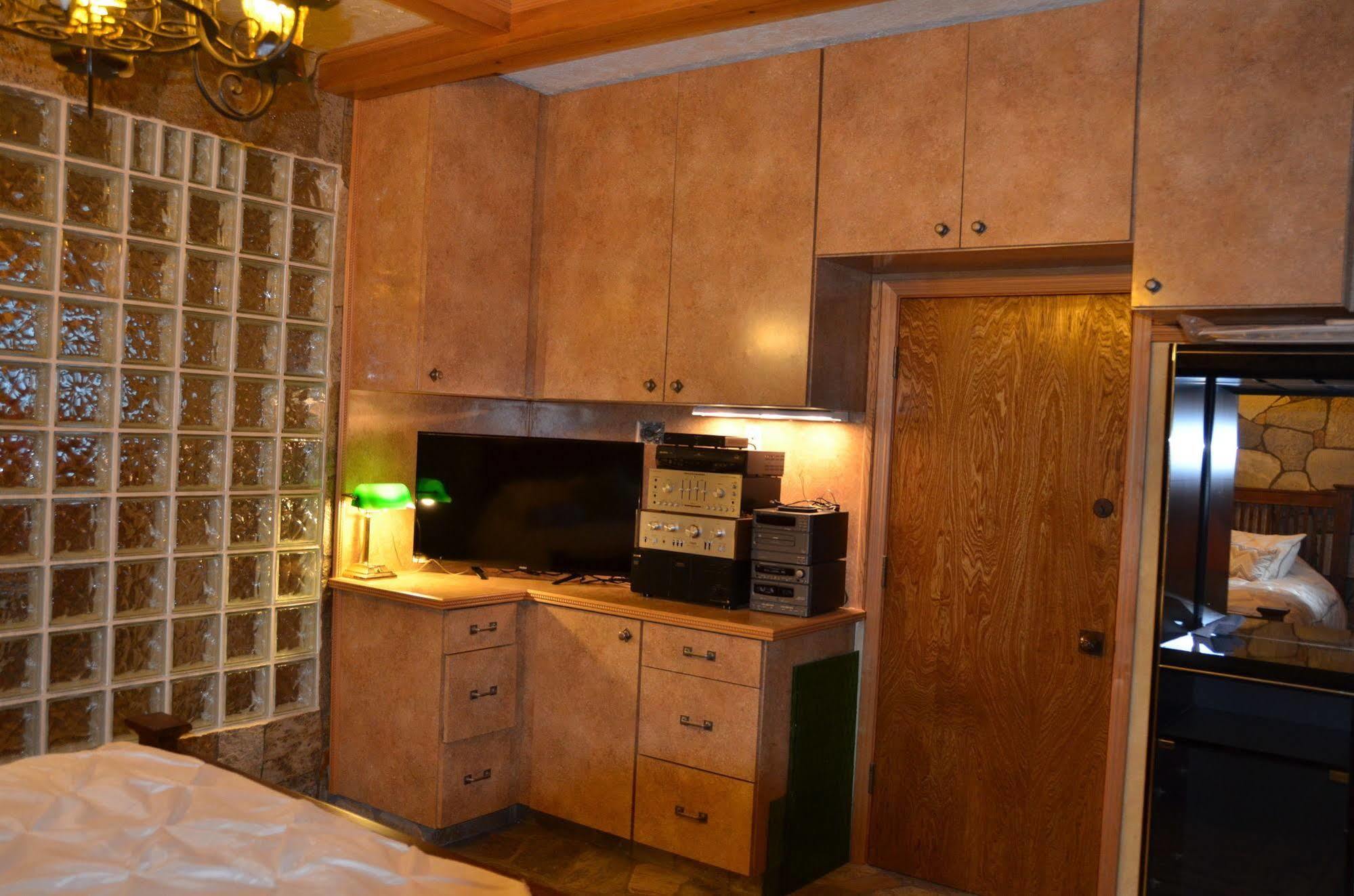 Where Eagles Fly Bed & Breakfast Elk Point Екстериор снимка
