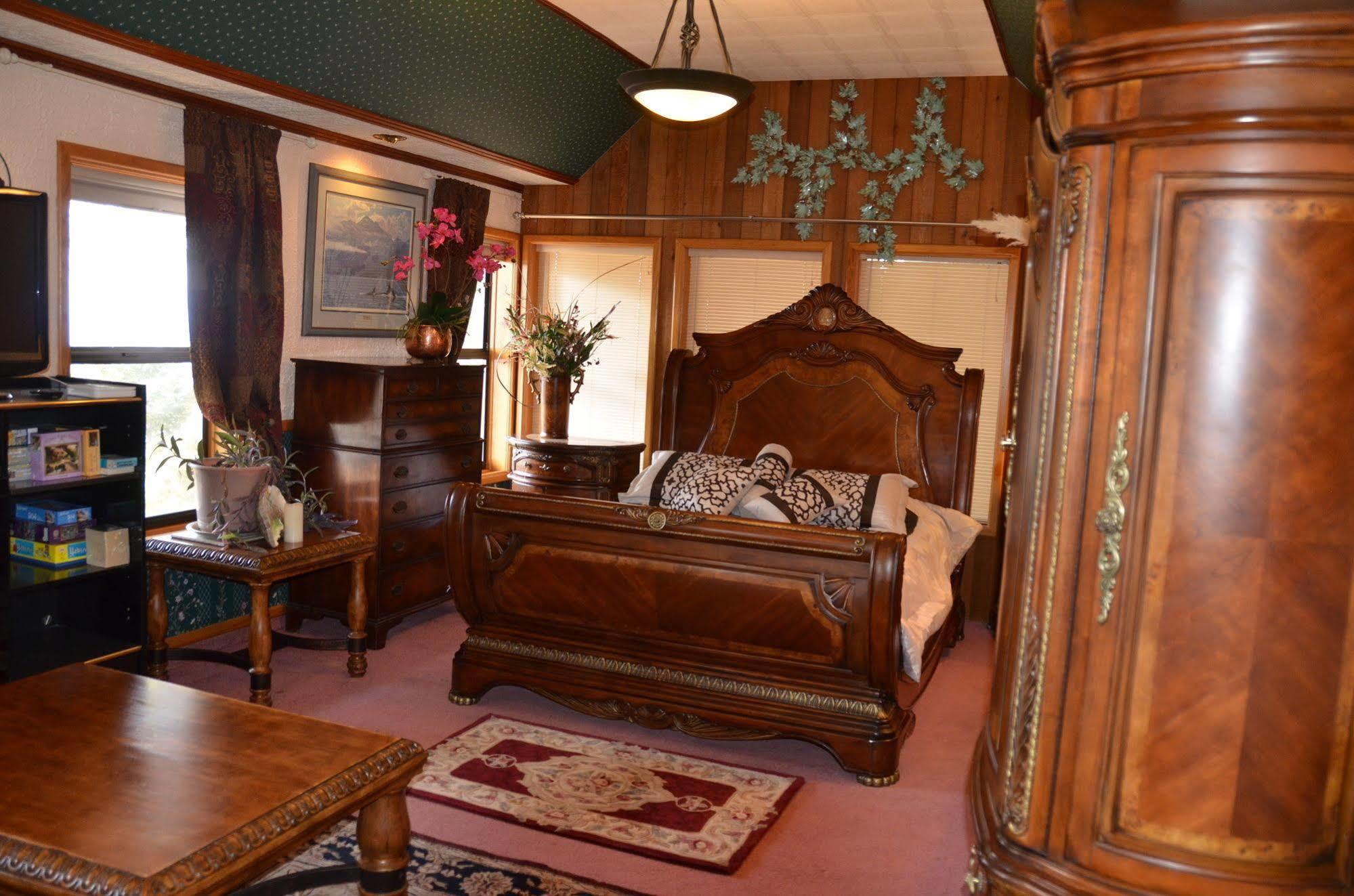 Where Eagles Fly Bed & Breakfast Elk Point Екстериор снимка
